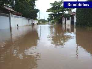 bombinhas Rua ipe roxo