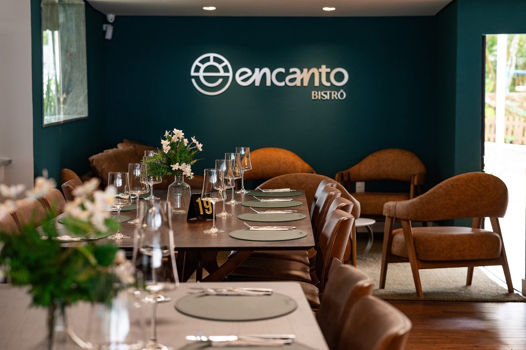Segundo os gestores do bistrô, o casal Maicon e Jéssica, “recebermos a Mesa Connect reflete a nossa linha de fé e propósito. Acreditamos em eventos que edificam vidas e fortalecem valores espirituais.”