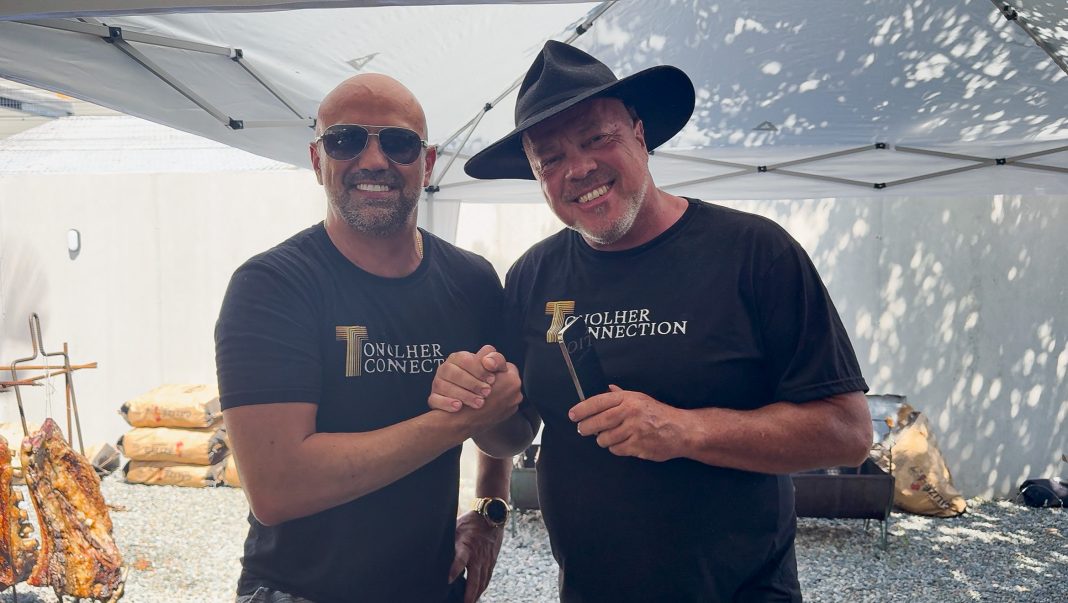 Confraternização de encerramento de ano da Tonolher reunindo colaboradores, famílias e convidados em momento de celebração, união e propósito.